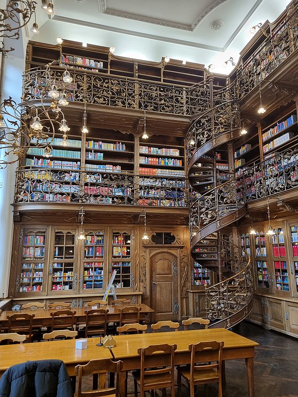 Lesesaal der Juristischen Bibliothek München