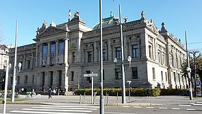 Bibliothèque Nationale et Universitaire in Straßburg von außen